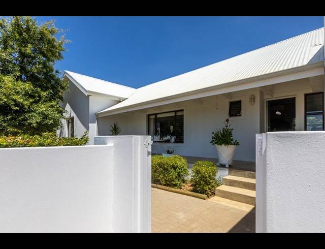 4 BEDROOM HOUSE FOR SALE IN RIEBEEK-KASTEEL